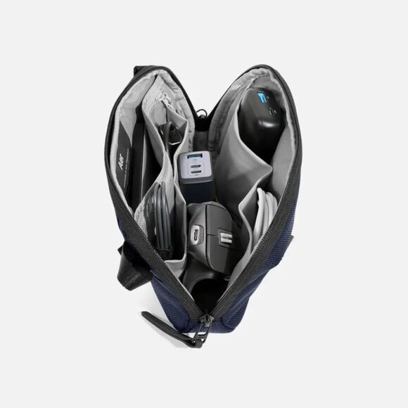 Aer Slim Pouch 2 Navy Tech Organizer Pouch - Picture 3 of 11